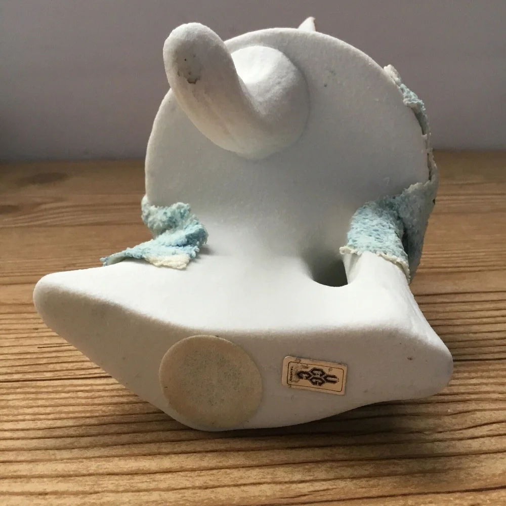 3 Ceramic Cats‎ With Blue Blankets